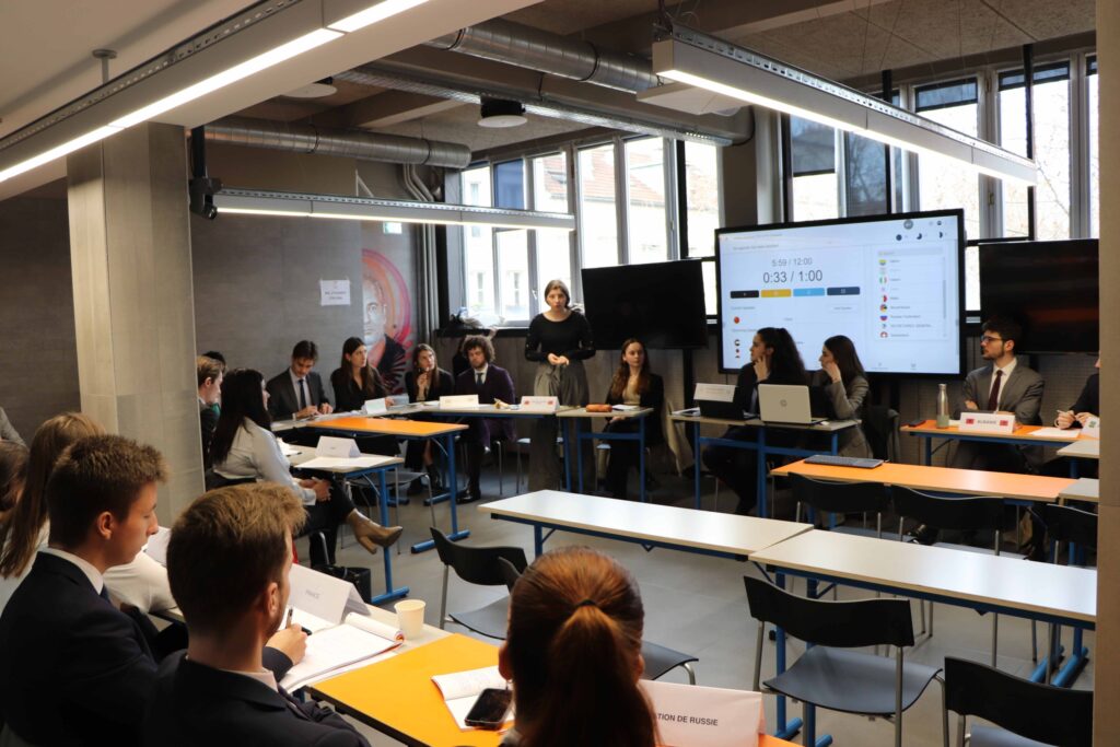 Exercice de simulation de négociation internationale pour les étudiantes et étudiants de 1<sup>re</sup> année