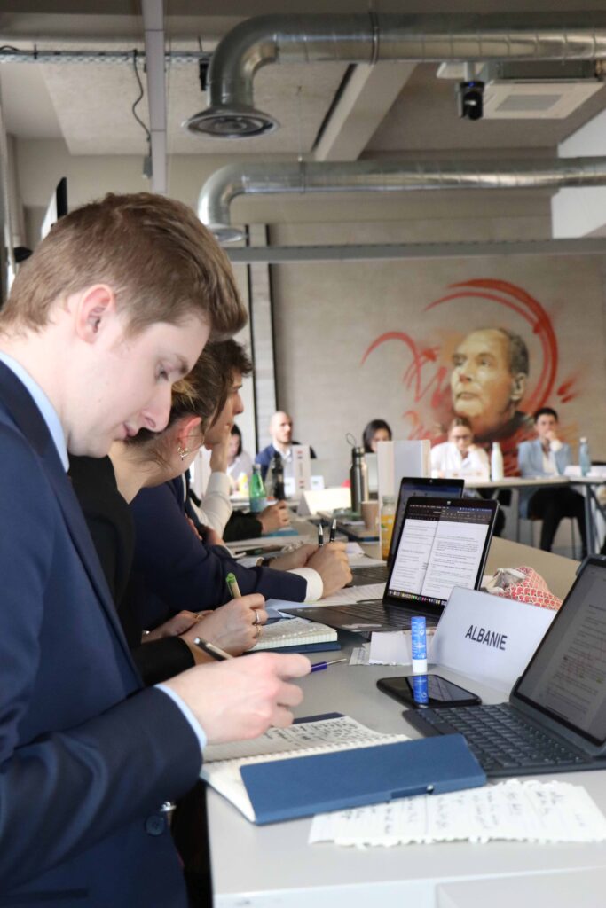 Exercice de simulation de négociation internationale pour les étudiantes et étudiants de 1<sup>re</sup> année