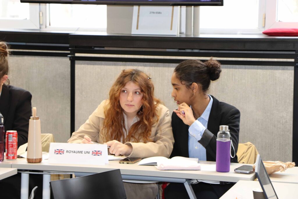 Exercice de simulation de négociation internationale pour les étudiantes et étudiants de 1<sup>re</sup> année