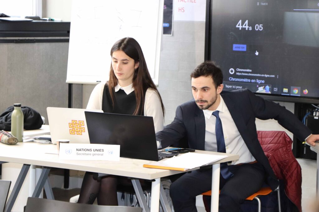 Exercice de simulation de négociation internationale pour les étudiantes et étudiants de 1<sup>re</sup> année