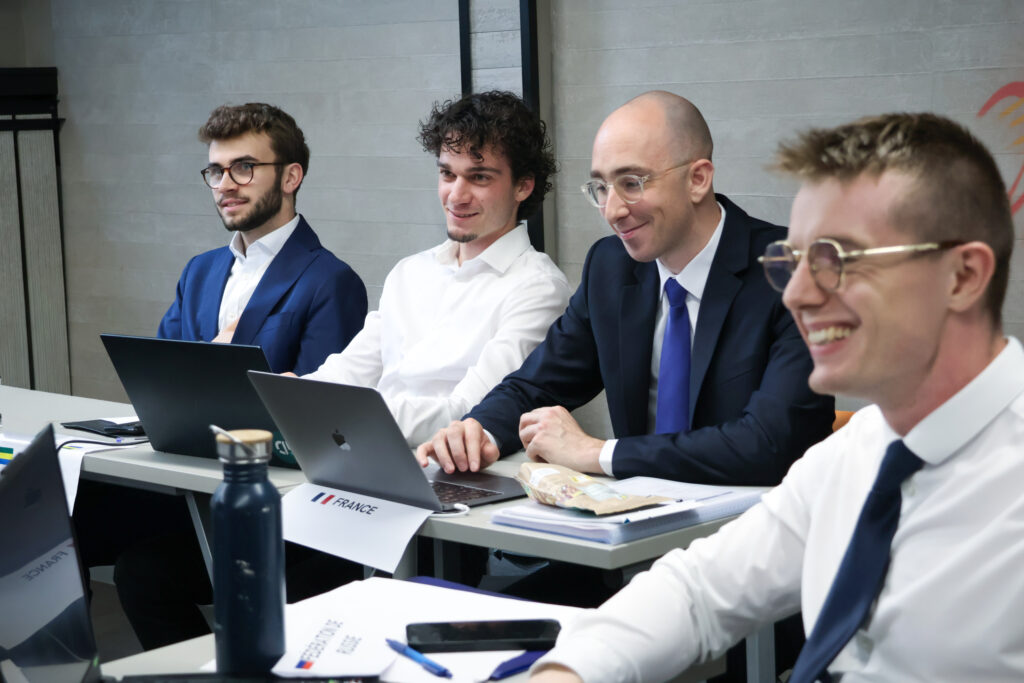 De l’écran à la table des négociations : les étudiants en formation à distance en simulation ONU
