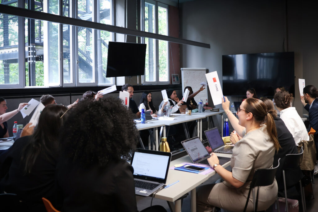 De l’écran à la table des négociations : les étudiants en formation à distance en simulation ONU
